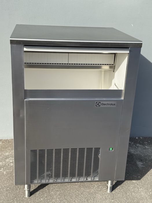 Kostkarka 130kg/24h Electrolux