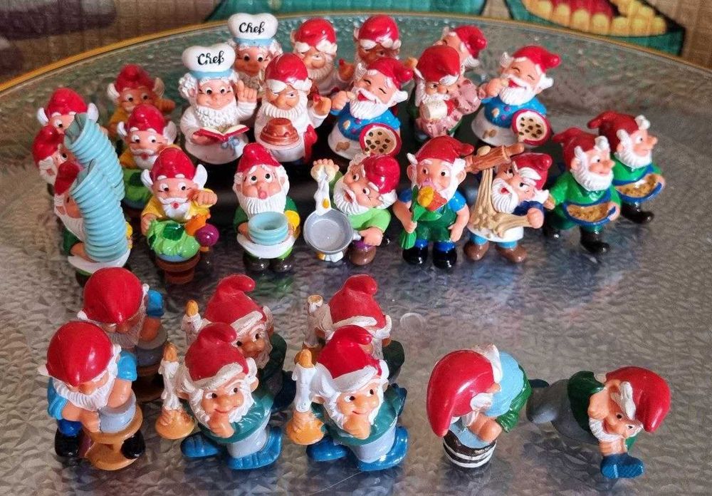 Продам іграшки Kinder, колекційні фігурки