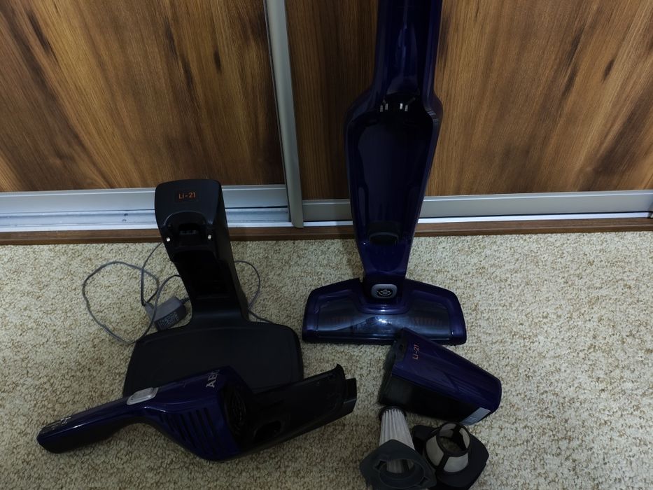 Пилесос аккумуляторний, вертикальний, бездротовий, Німеччина