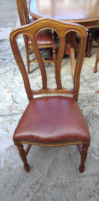 Mesa de sala com 6 cadeiras