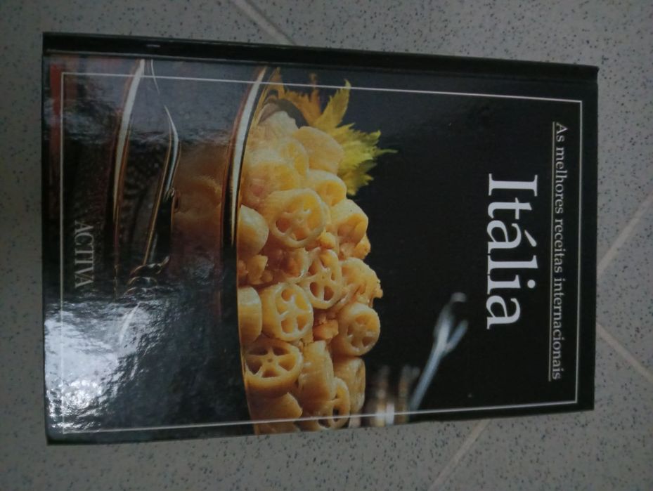 Itália	Coleção As melhores receitas internacionais 			Como Novo!