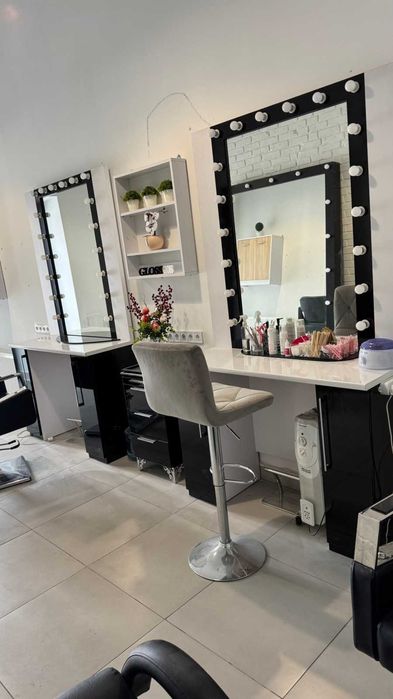 Продається діючий манікюрний салон повністю облаштований