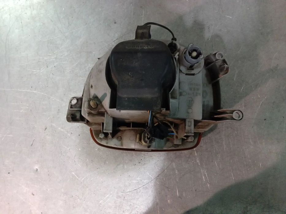 ÓTICA / FAROL RENAULT TWINGO 92-98 - DIREITO
