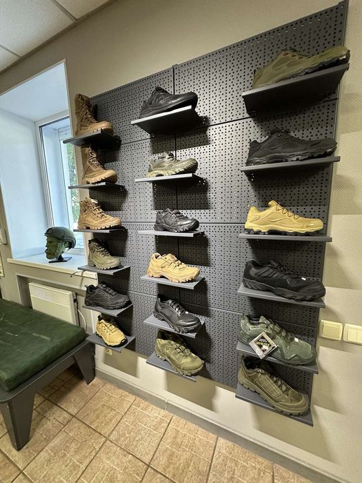 Стелажі  НОВІ ЗЗОО грн торгові полиці гачки