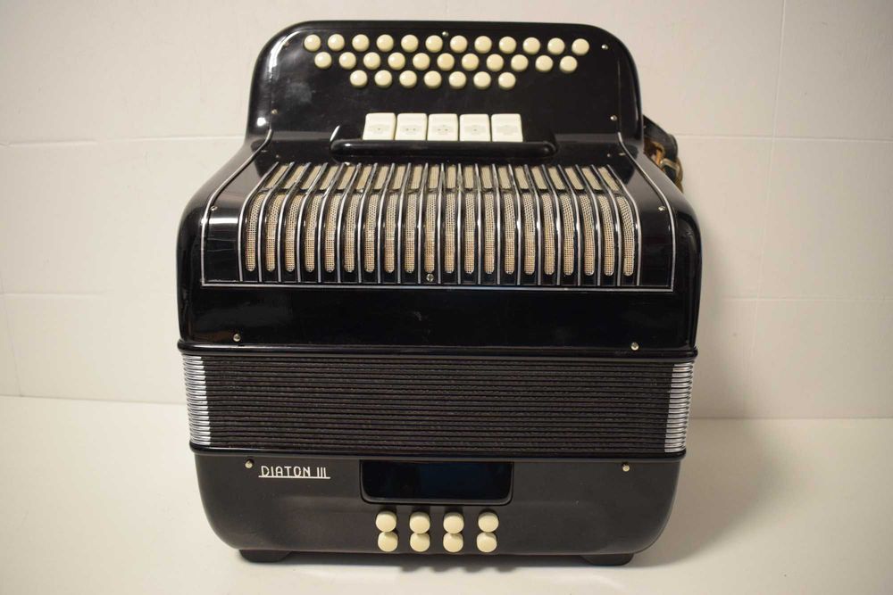 Concertina Adria 3 voz Tonalidade. La.  N 144