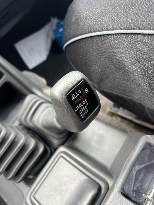 MITSUBISHI Pajero 2.5 glx