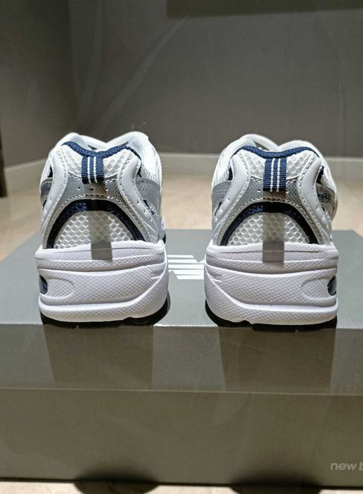 Białe tenisówki New Balance 530 w rozmiarze 38