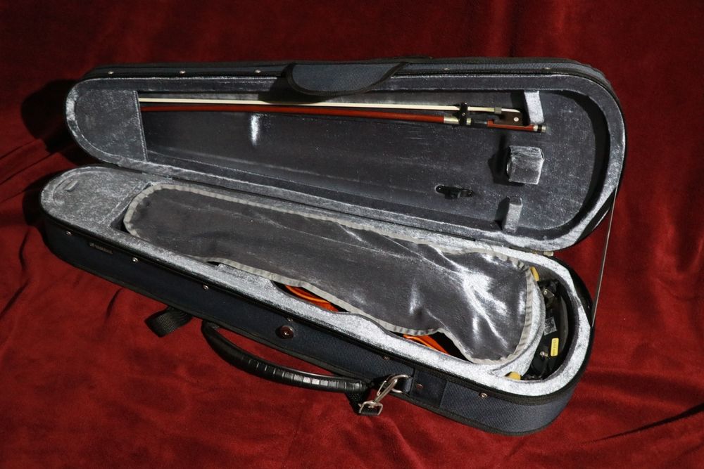 Child-size violin64739695404546122