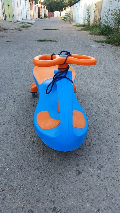 Машинка- самокат.