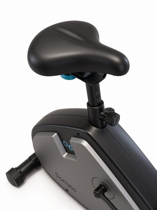 Bicicleta estática Domyos Essential da Decathlon.