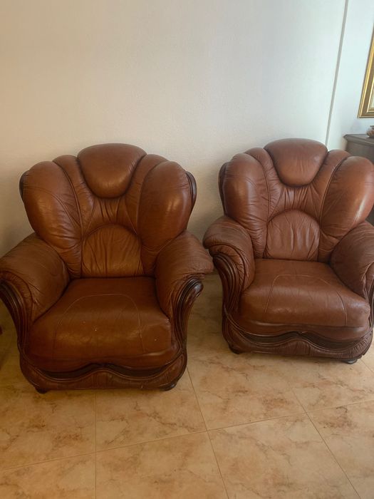 Mobília de sala (cadeiras+mesa+aparador)