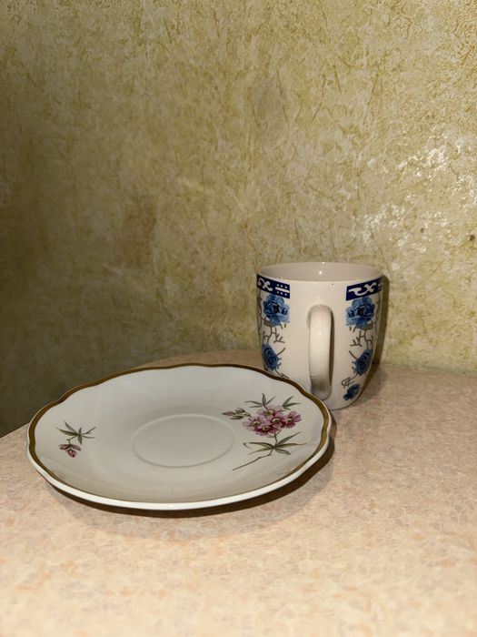 Чашка з блюдцем.