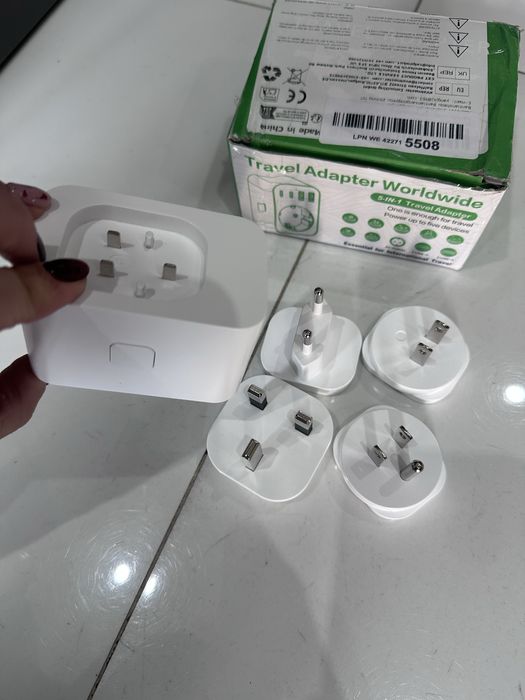 Adapter/gniazdo podrozne