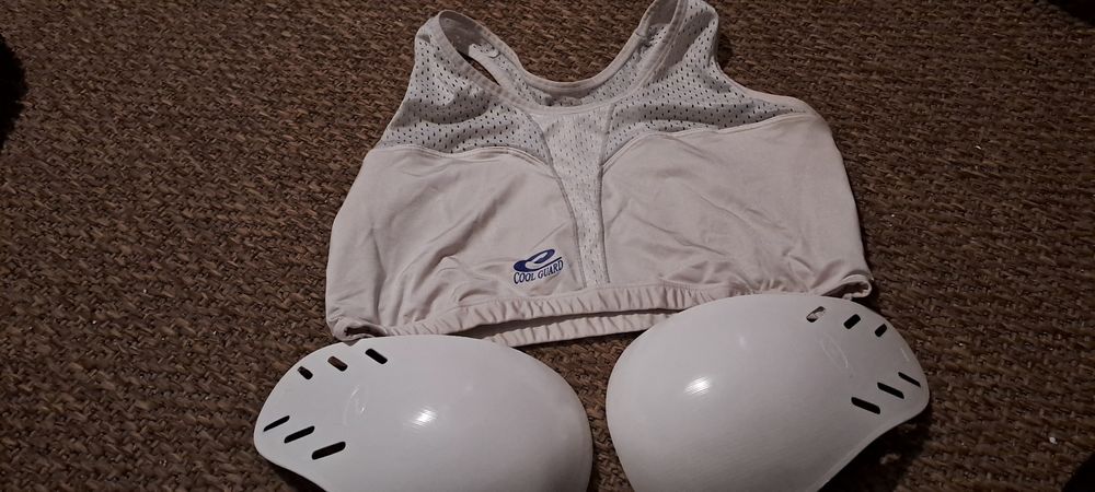 Material de boxe de mulher praticamente novo