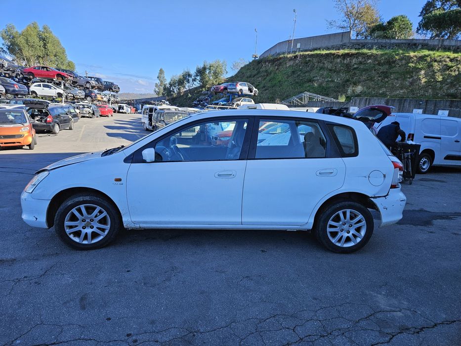 Honda Civic VII Hatchback 1.6i de 2002 para peças