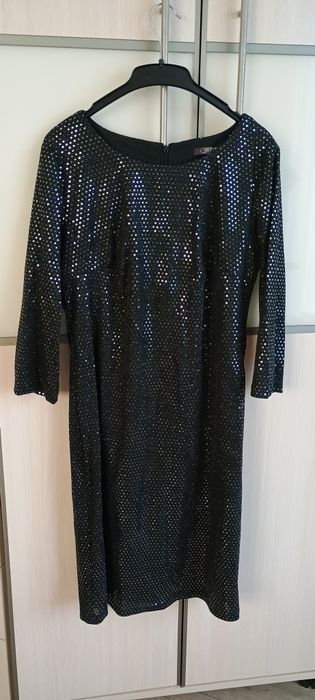 Czarna sukienka z srebrnym brokatem