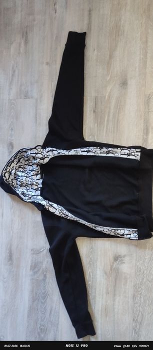 Продам кофту Dior
