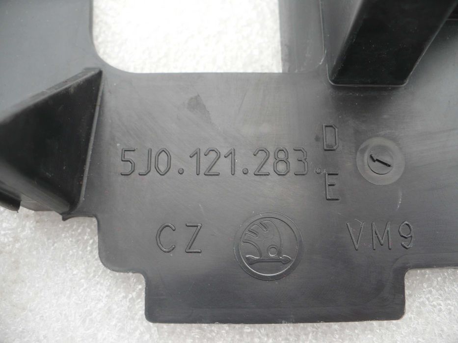 Skoda fabia 2 kierownica powietrza lewa strona