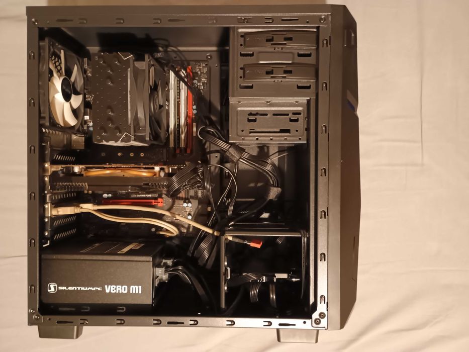 Komputer stacjonarny i7 7700K, 32 GB RAM, 480 GB SSD