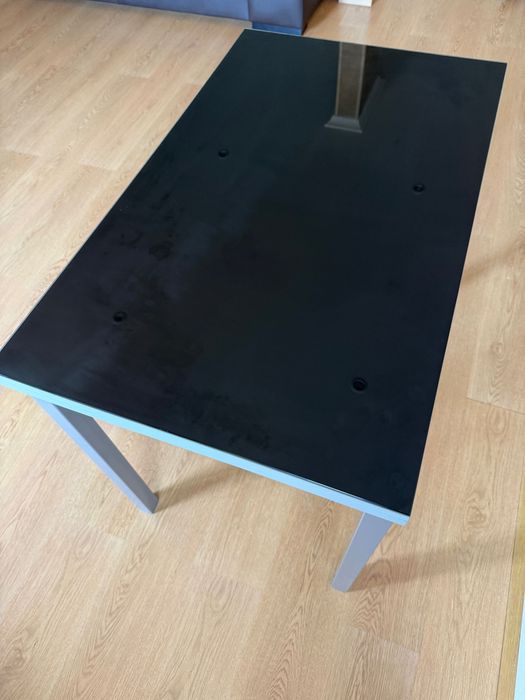 Mesa jantar extensível com gaveta