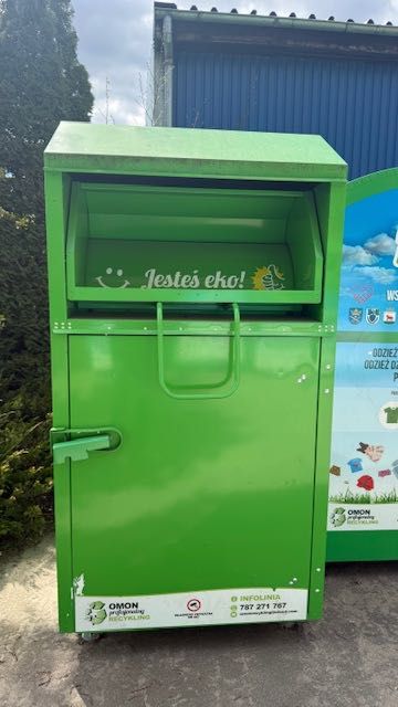 Kontenery na odzież używaną