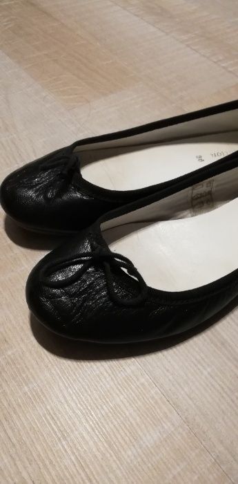 Baleriny czarne skórzane włoskie