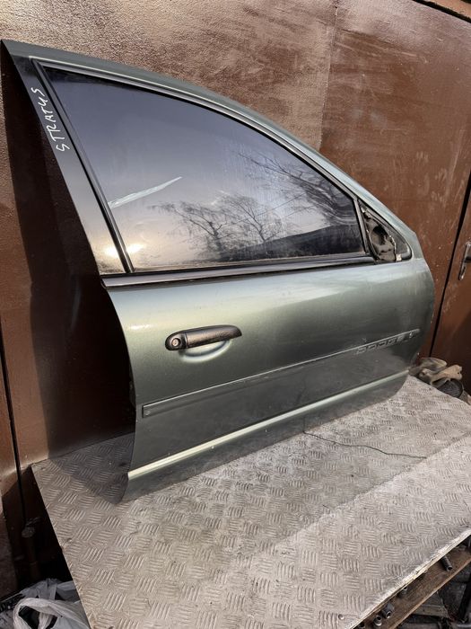 Дверь Додж страсус dodge stratus 95год