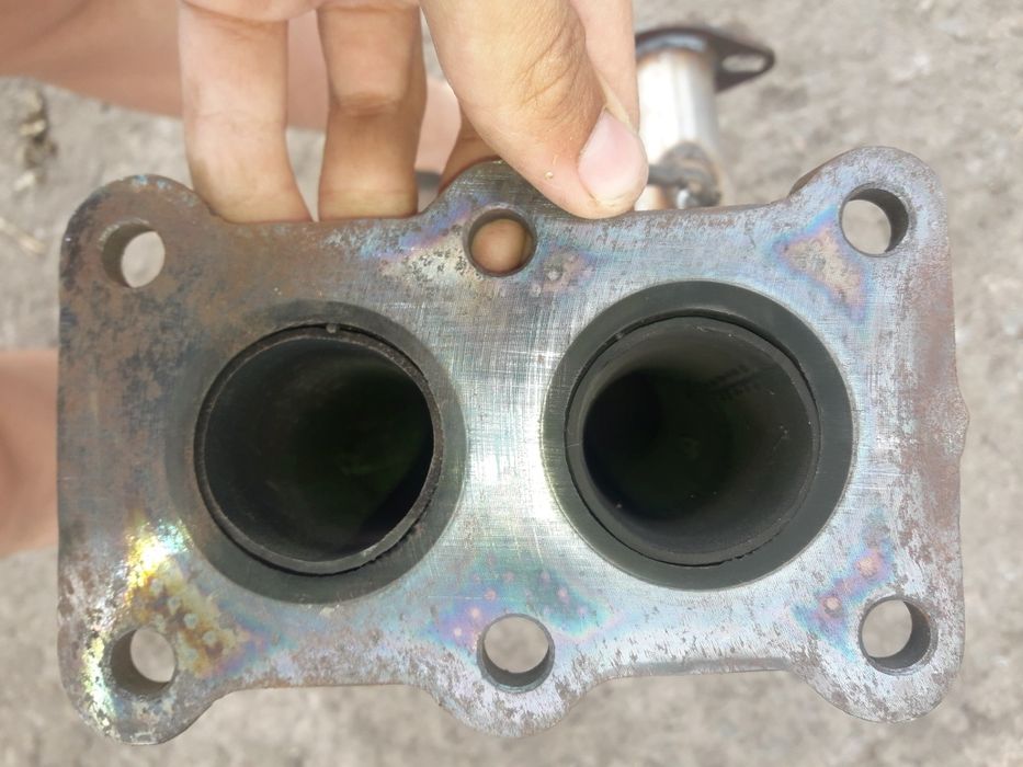 Труба прийомная с лямба-зондом ваз 21099