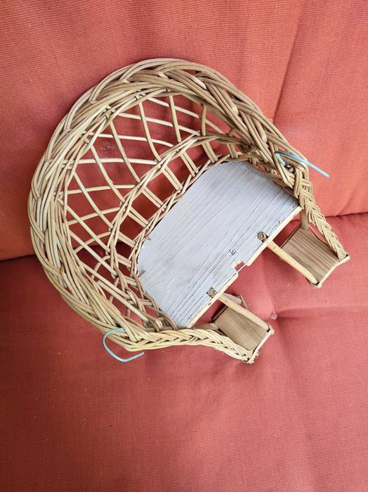 Fotelik wiklinowy na rower dla lalki - zabawka