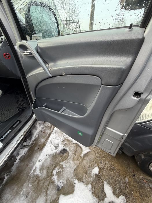 Mercedes vito w639 Boczek tapicerka prawy przód