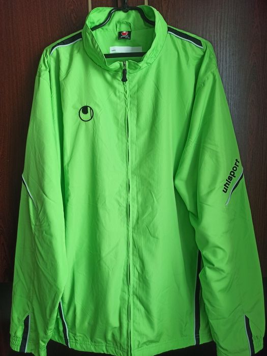 Спортивна вітровка Unisport у відмінному стані