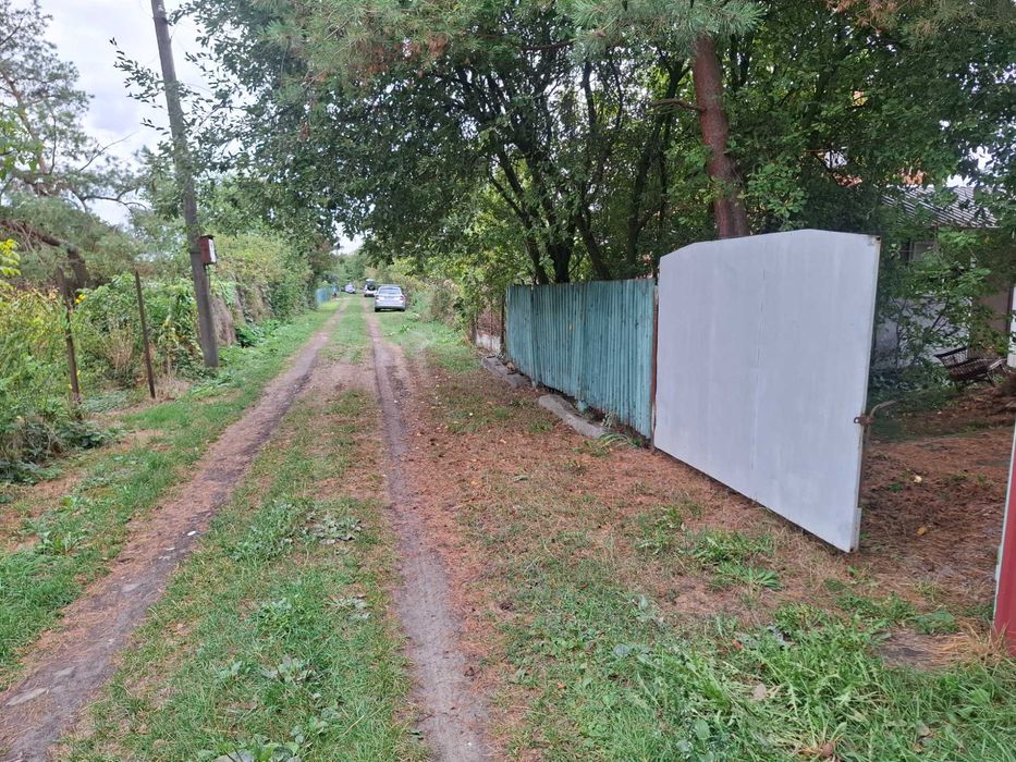 Продаж Дачі з Будиночком та власним озерцем  в якому є риба.