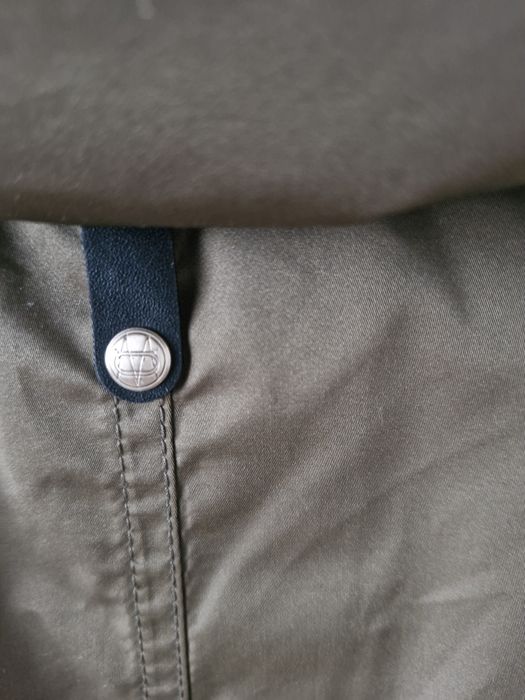 Modna kurteczka z wysoką stójką