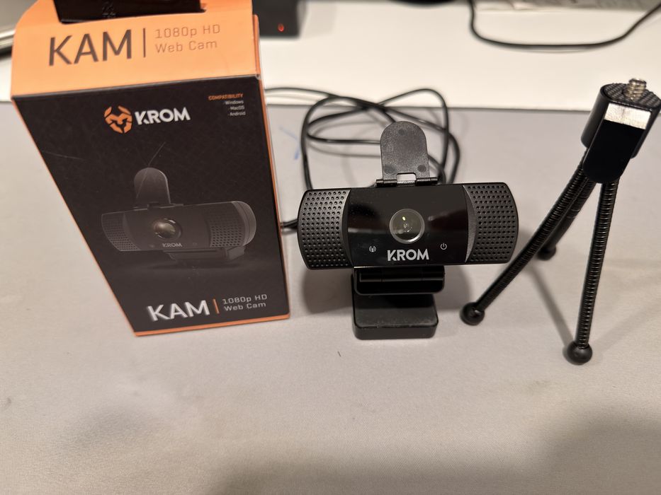 Webcam KROM KAM Full HD 1080p com Microfone + Tripé | Como Nova