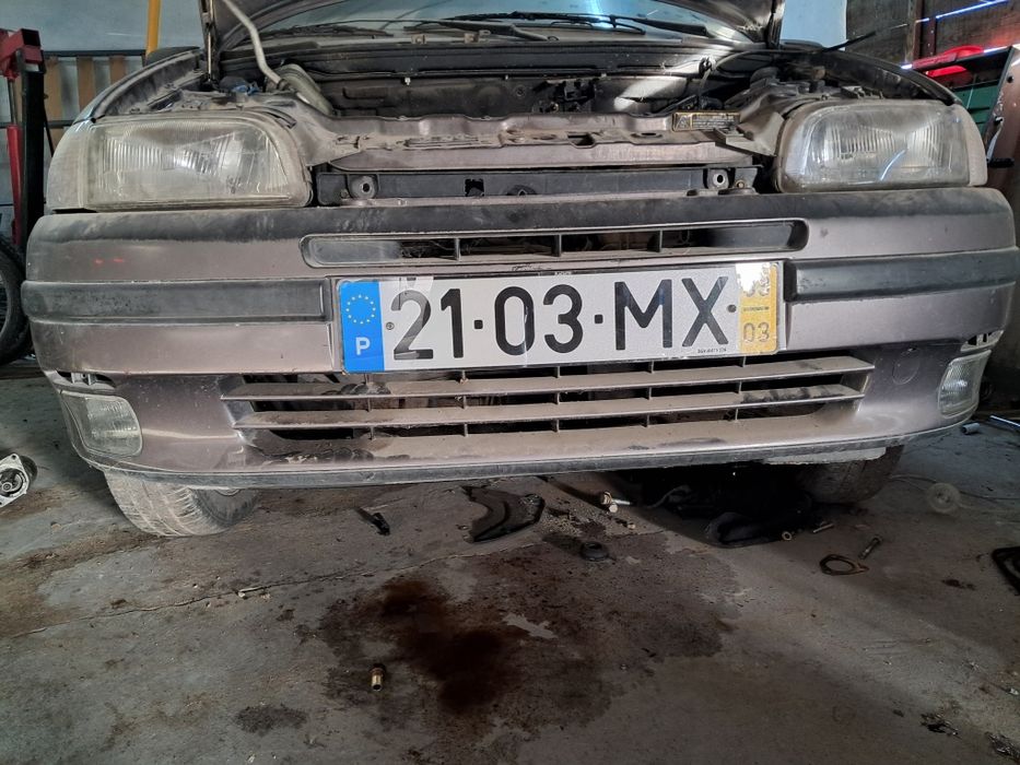 Para-choques, rodas, faróis, caixa velocidades,