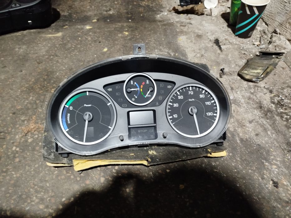 Панель приладів Пежо Експерт