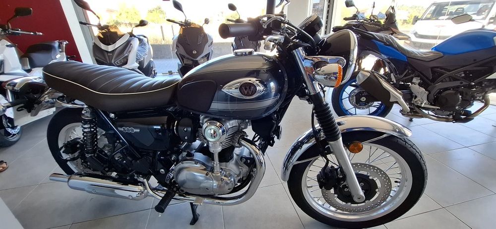 W 800 Kawasaki c/Nova 2025