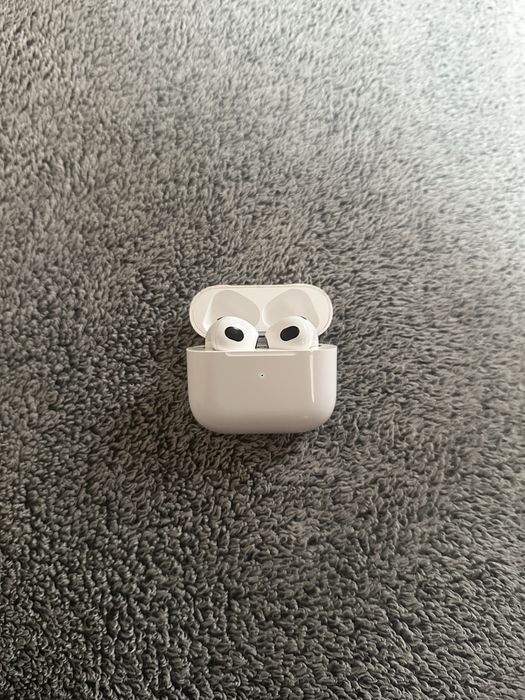Продам Airpods 3