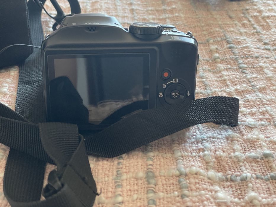 Vendo camera fotografica muito poyco uso