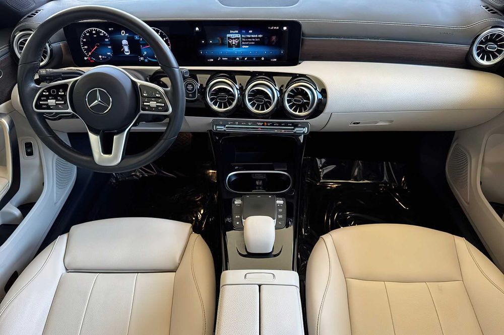 Mercedes-Benz CLA 250      2022