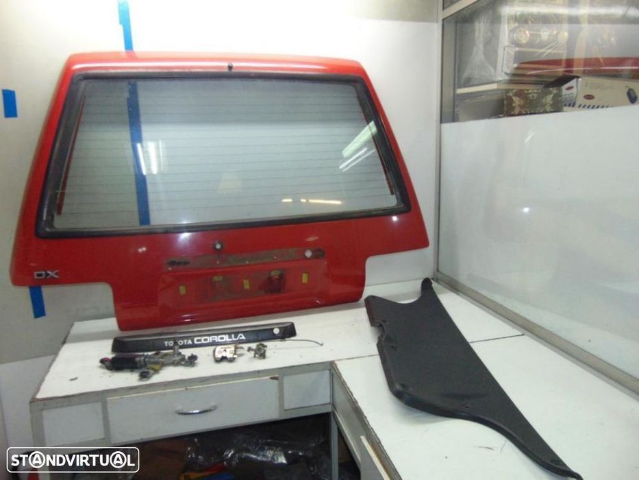 Toyota Corolla DX 3pt tampa mala " usado em bom estado