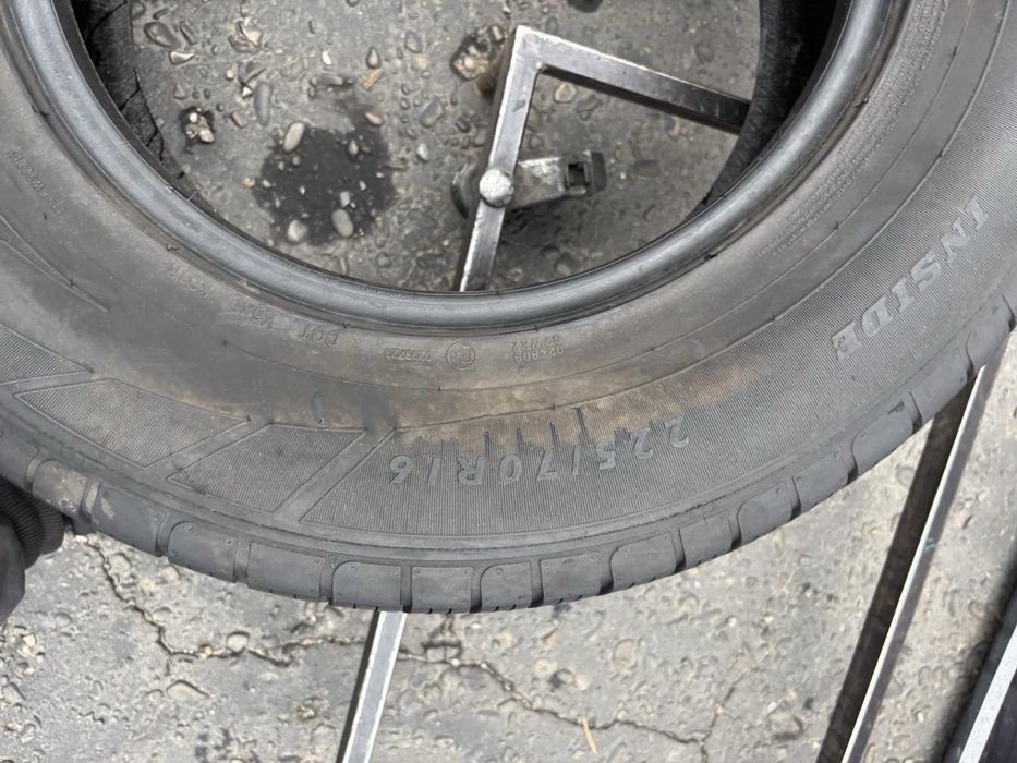 Шини 225/70 R16 пара Dunlop 6,5мм, всесезон
