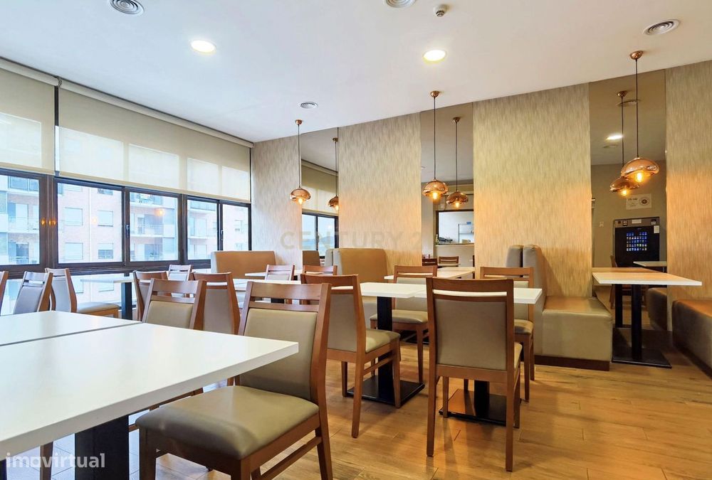 Café e snack-bar I Esplanada I Centro de Paredes I Trespasse