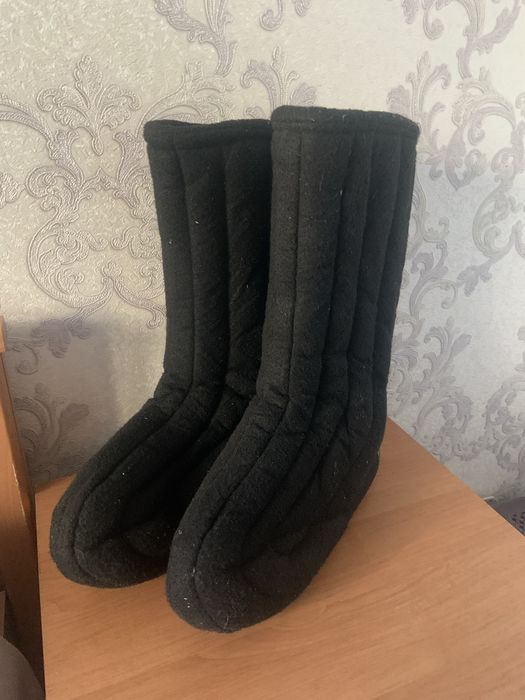 Валянки,шиті,всередині на хутрі, з галошами !нові,42 розм. Дуже теплі!