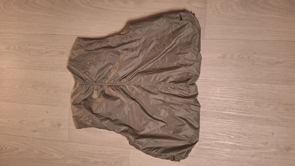 Желетка Nike HM4262 320, розмір S.