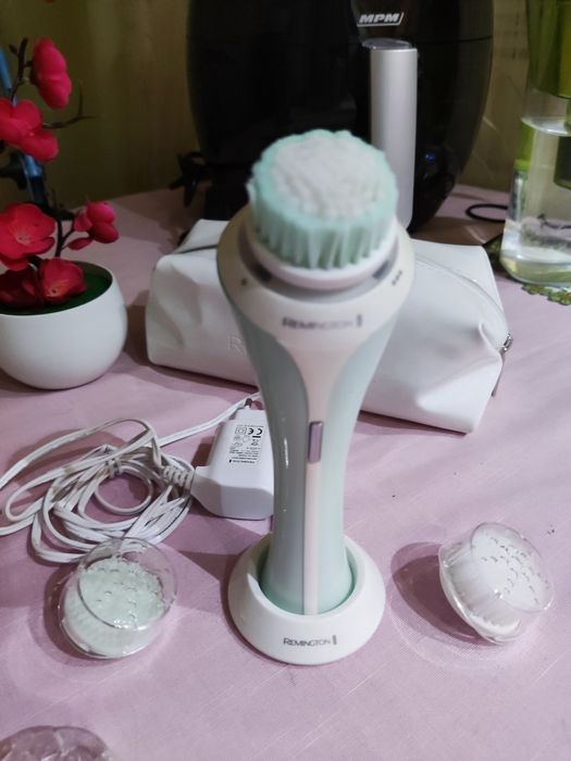 Уход за кожей Remington FC1000