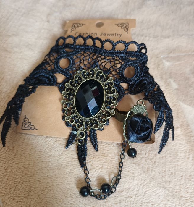 Wiktoriański koronkowy zestaw