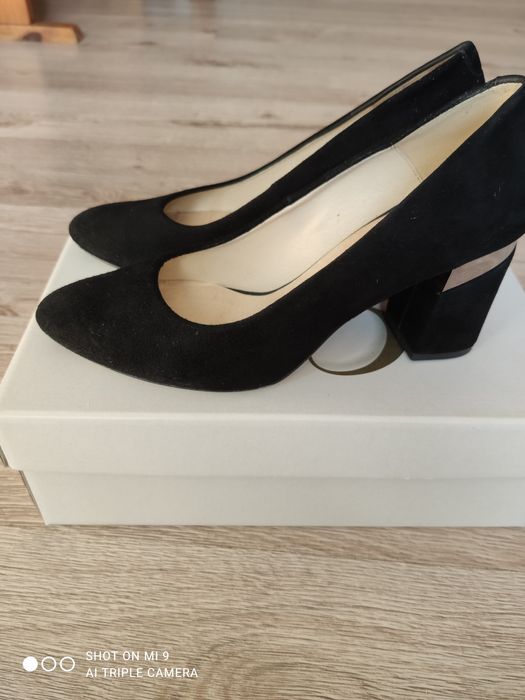 Buty na słupku Błażej