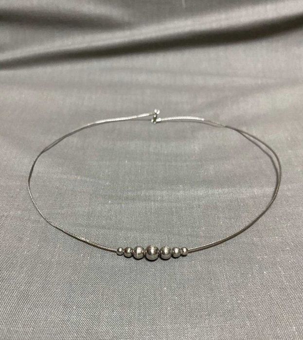 Колье-чокер с шариками под серебро бижутерия