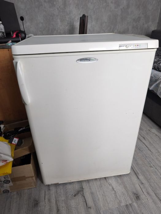 Морозильна камера на 4 полички